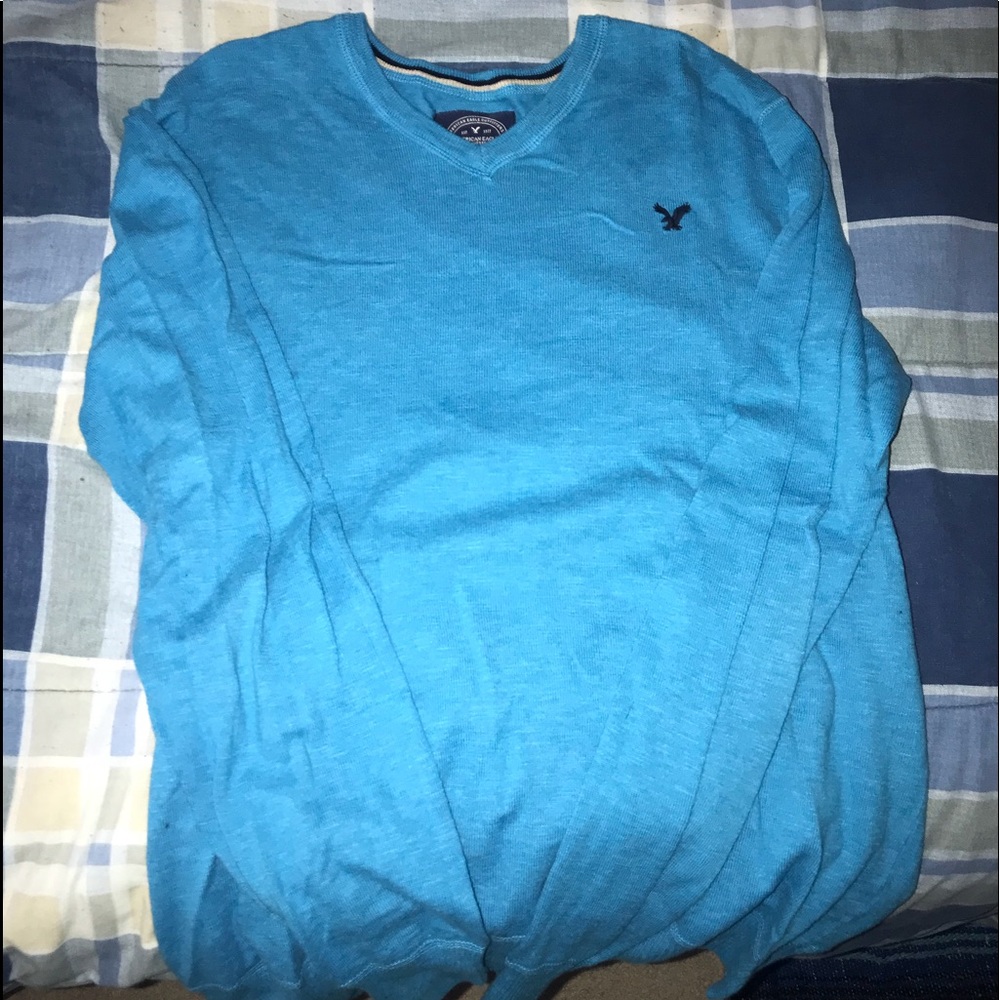 American Eagle blue v neck sweater